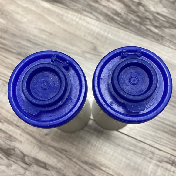 Tupperware Salt Pepper Shaker Set Plastic Tall Hourglass Tokyo Blue Sealing Lids - Picture 3 of 6